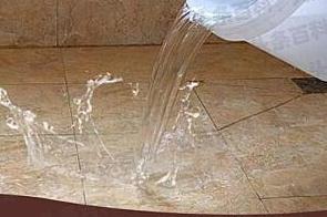 兴平漏水维修 免砸砖防水材料该如何施工